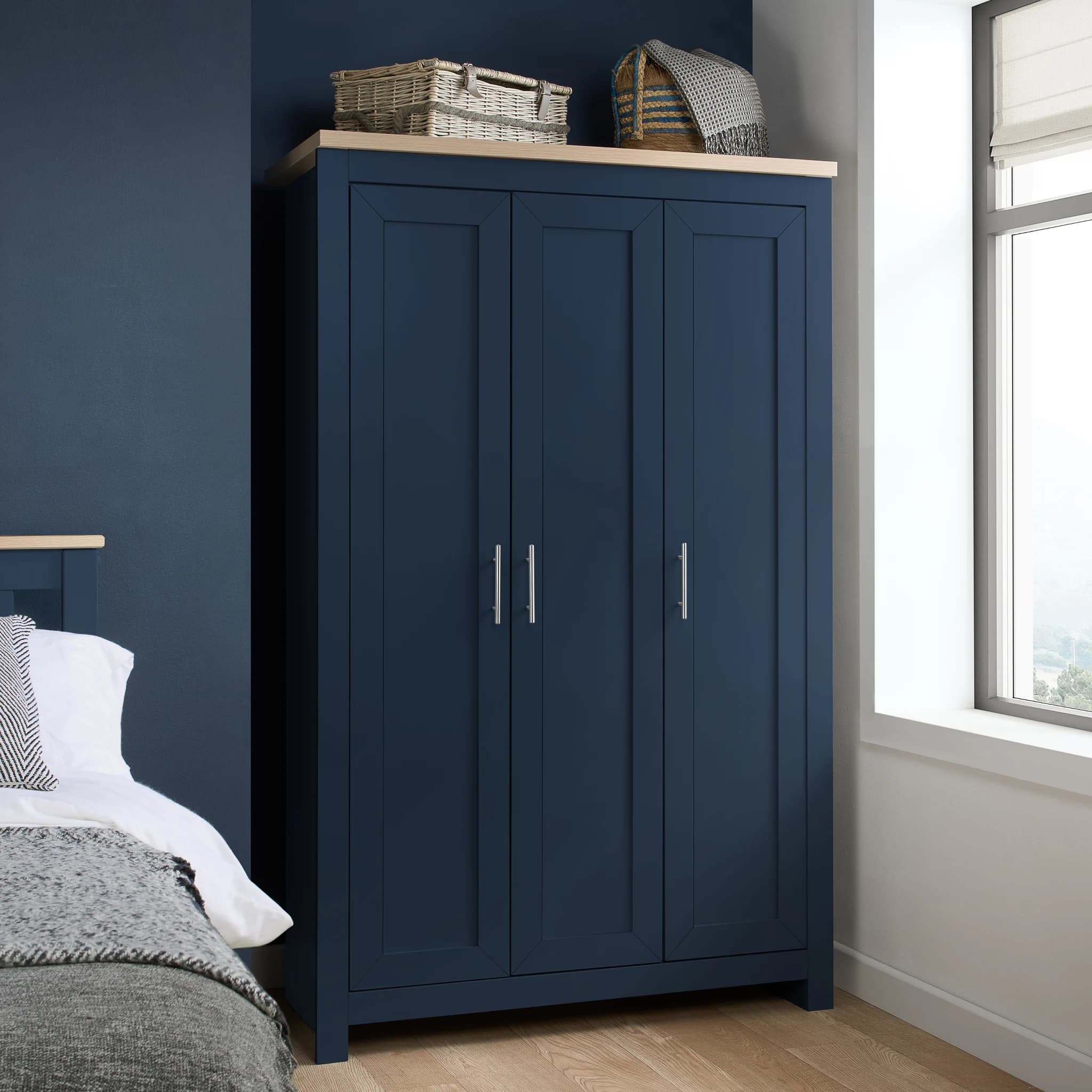 Highgate 3 Door Wardrobe - Wardrobes, photo 9 of 9