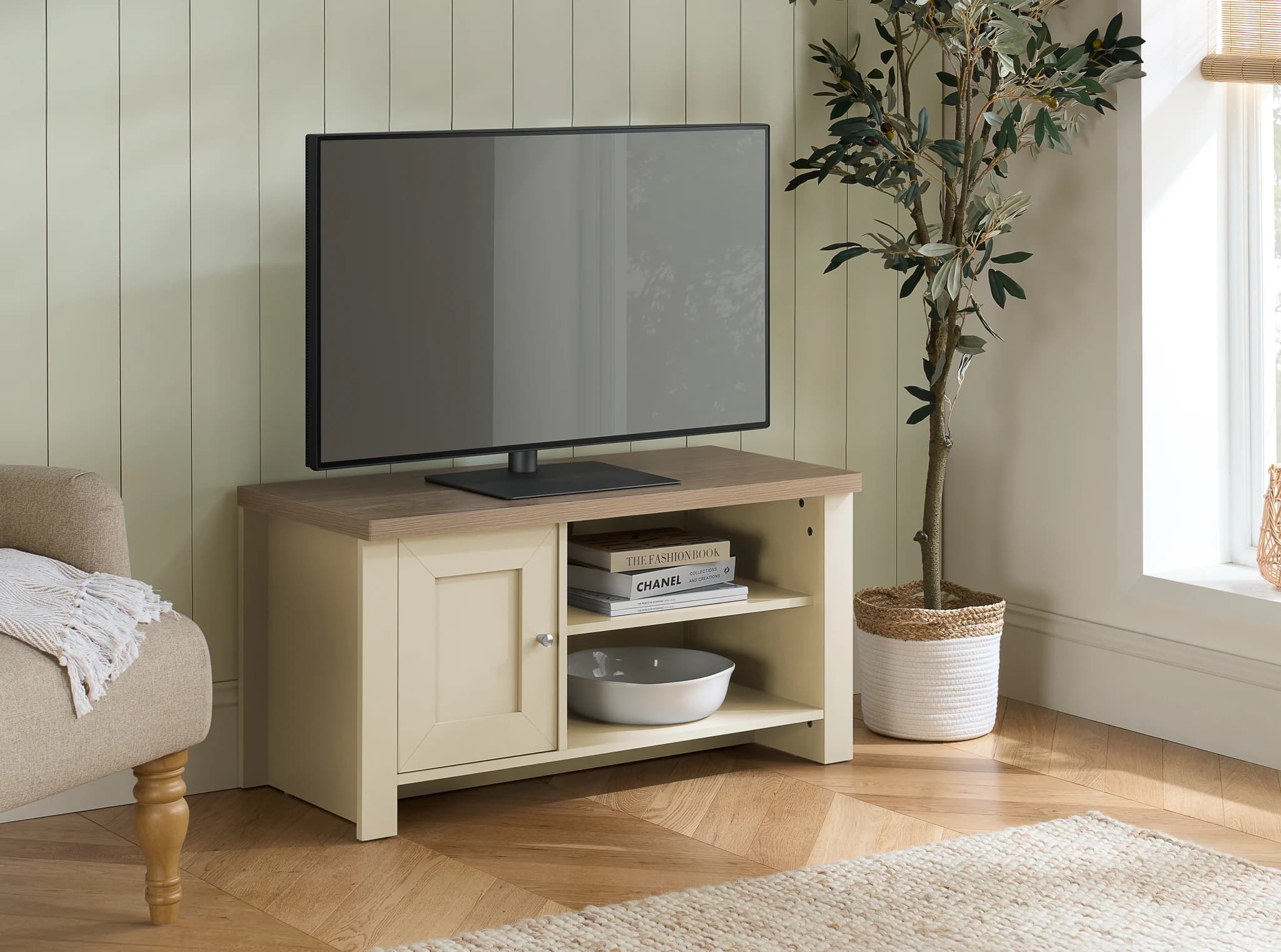 Highgate Small TV Unit - TV & media units, photo 2 of 9