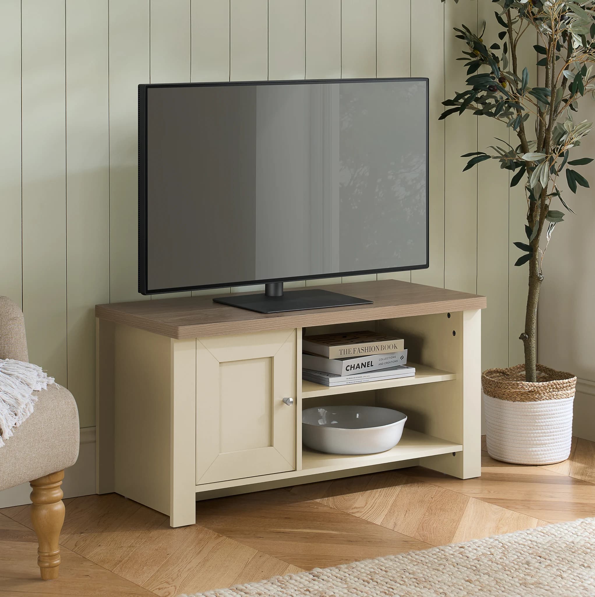 Highgate Small TV Unit - TV & media units, photo 8 of 9