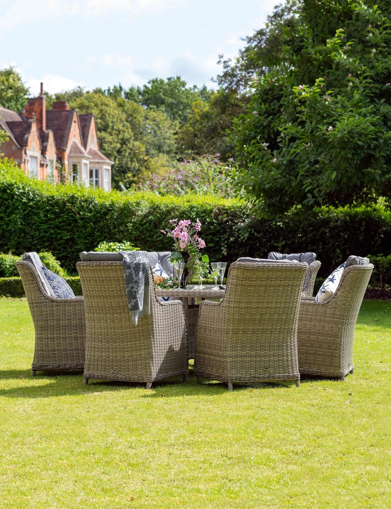 Wentworth 6 Seater Comfort Dining Set - Outdoor, photo 2 of 7