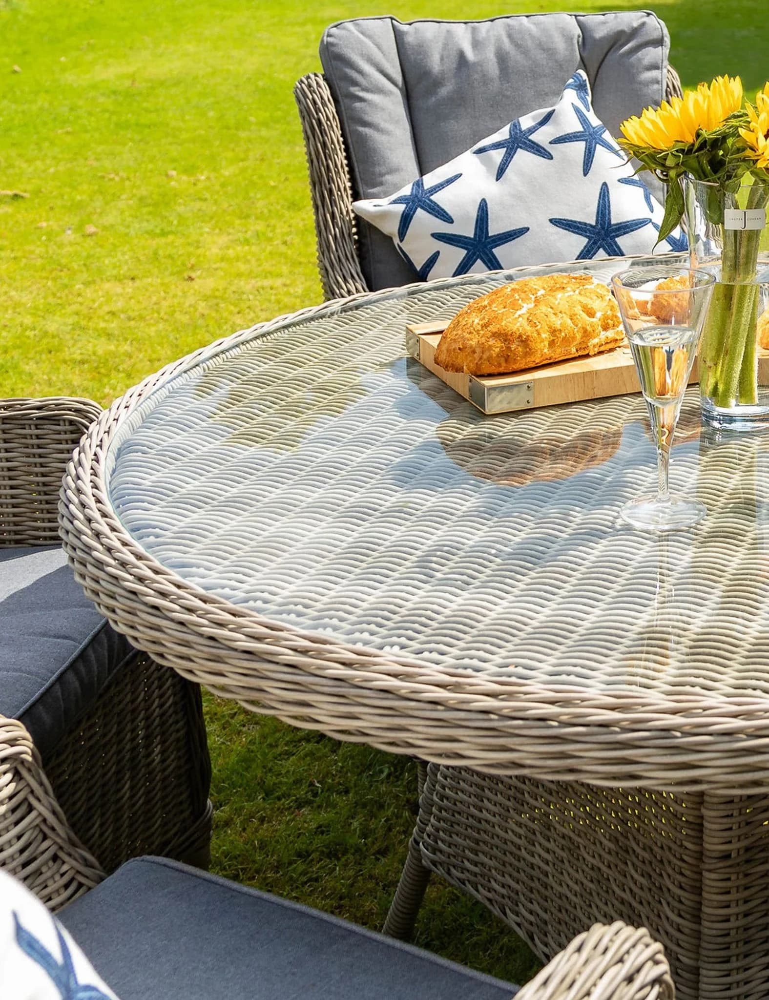 Wentworth 6 Seater Comfort Dining Set - Outdoor, photo 5 of 7