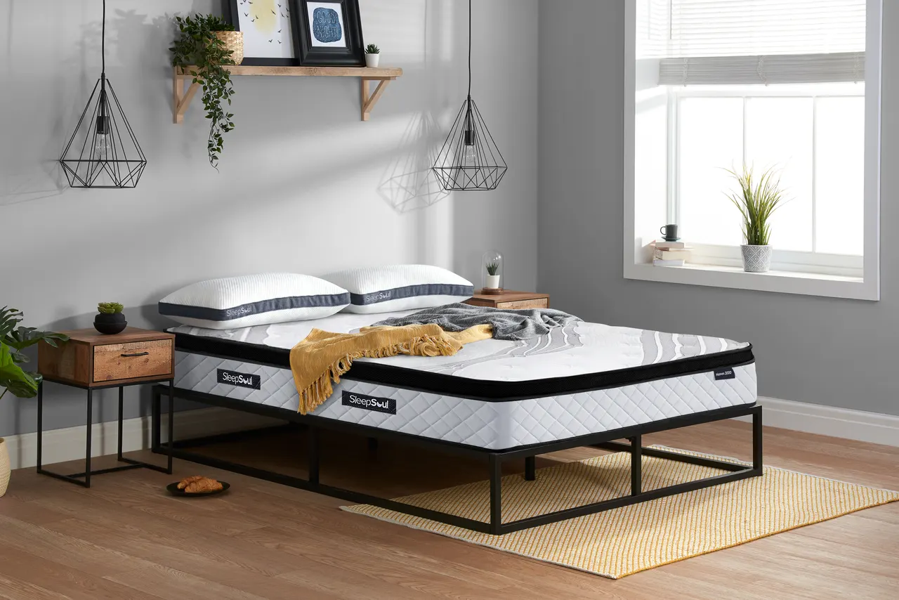 SleepSoul Heaven 3000: In a bedroom